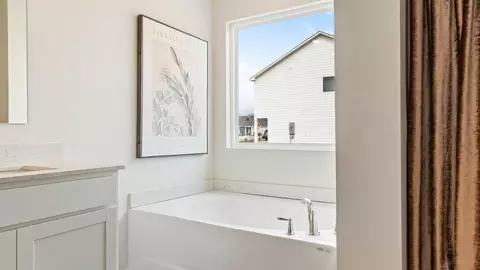 Bath - 10 Seaboard Dr, Montgomery, AL 36117 photo 5 of 7