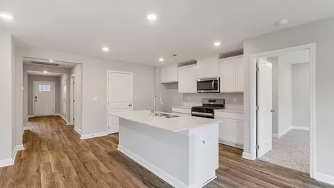 Entry Way - 10 Seaboard Dr, Montgomery, AL 36117 photo 1 of 3