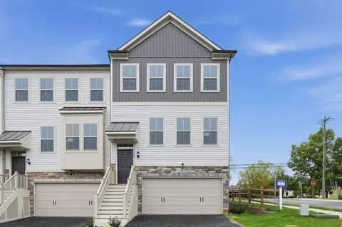 100 Beacon Ct, Royersford, PA 19468