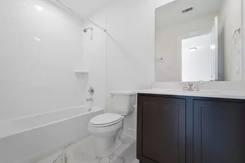 Bath - 10843 Piston Ct, Conroe, TX 77303 photo 4 of 8
