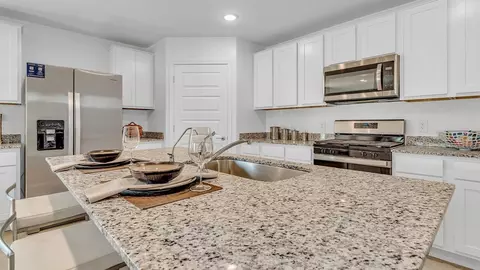 Kitchen - 3985 E Market St, Tucson, AZ 85706 photo 7 of 11