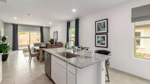 Kitchen - 3985 E Market St, Tucson, AZ 85706 photo 4 of 11