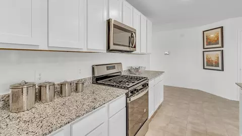 Kitchen - 3985 E Market St, Tucson, AZ 85706 photo 9 of 11