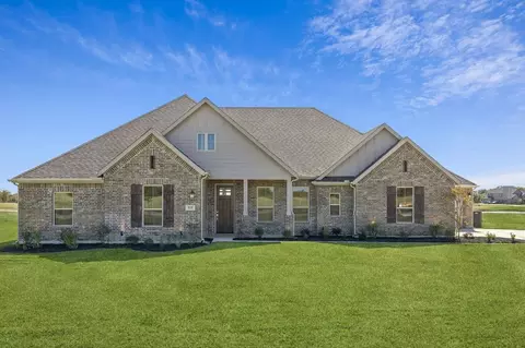 104 Swan Lake Dr, Waxahachie, TX 75165
