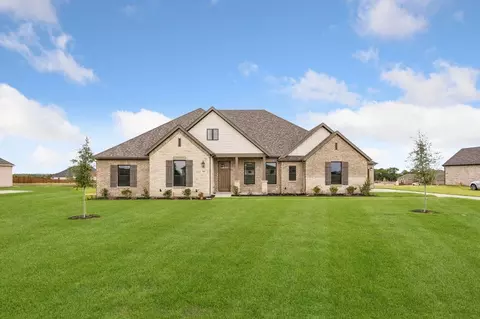 104 Swan Lake Dr, Waxahachie, TX 75165