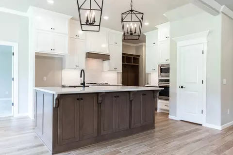 Kitchen - 701 Still Mdws, Guthrie, OK 73044 photo 6 of 14