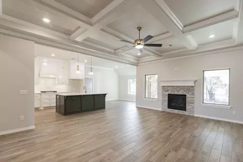 Living - 701 Still Mdws, Guthrie, OK 73044 photo 2 of 10