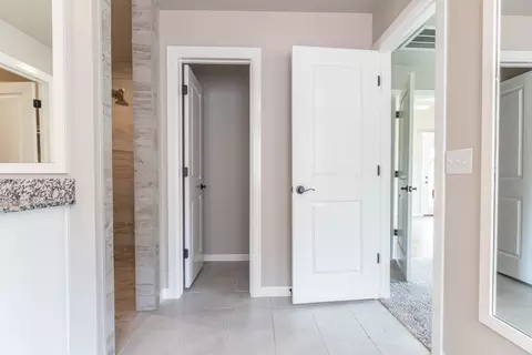Entry Way - 701 Still Mdws, Guthrie, OK 73044 photo 1 of 6