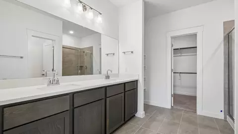 Bath - 205 Red Wolf Dr, Jarrell, TX 76537 photo 2 of 3