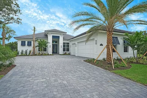 Exterior - 103 Strand Dr, Vero Beach, FL 32963 photo 4 of 5