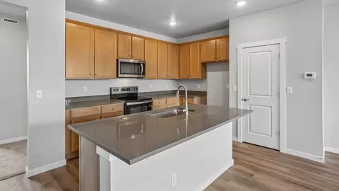 Kitchen - 24161 E 54th Pl, Aurora, CO 80019 photo 2 of 6