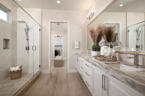 Bath - 3000 Edgewater Ave, Tracy, CA 95377 photo 1 of 3