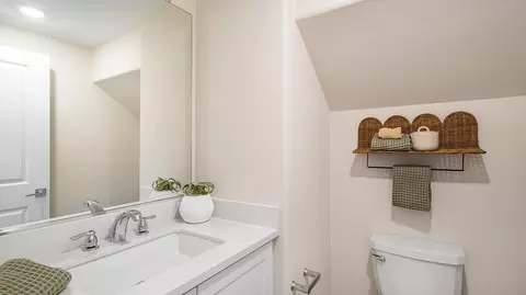 Bath - 2533 E Hyde Paseo, Ontario, CA 91762 photo 3 of 6