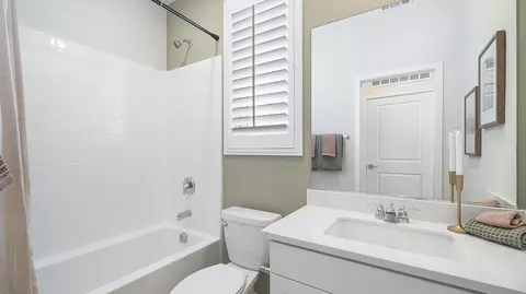 Bath - 2533 E Hyde Paseo, Ontario, CA 91762 photo 4 of 6