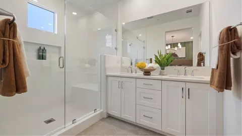 Bath - 1734 Lychee St, Fullerton, CA 92835 photo 1 of 3