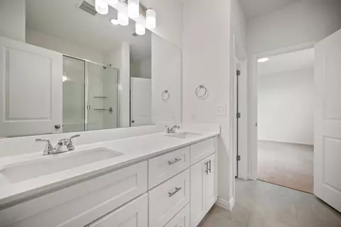 Bath - 168 Rieber Rd, Kyle, TX 78640 photo 1 of 4