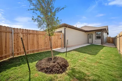 Exterior - 168 Rieber Rd, Kyle, TX 78640 photo 6 of 10