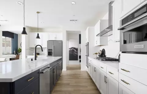 Kitchen - 25074 Greythorne Dr, Menifee, CA 92586 photo 2 of 4