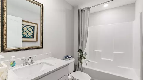 Bath - 100 Oliver Dr, Dothan, AL 36301 photo 10 of 10