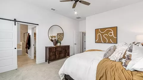 Bedroom - 882 Peters Rd S, Madera, CA 93636 photo 2 of 5