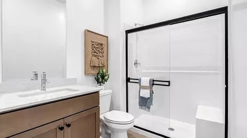 Bath - 882 Peters Rd S, Madera, CA 93636 photo 3 of 5