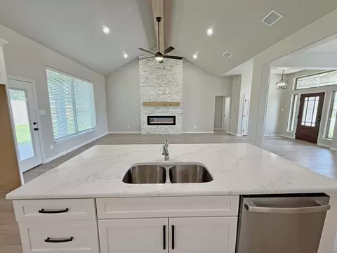 203 Lasso Loop, Lorena, TX 76655