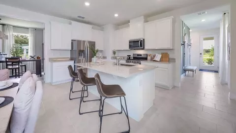 Entry Way - 3980 Kennebunk Loop, Mount Dora, FL 32757 photo 6 of 10