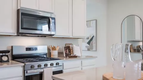 Kitchen - 3980 Kennebunk Loop, Mount Dora, FL 32757 photo 5 of 7