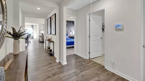 Entry Way - 82 Pine St, Byhalia, MS 38611 photo 3 of 4