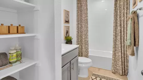 Bath - 142 Illusion Lake Ln, Buda, TX 78610 photo 2 of 4