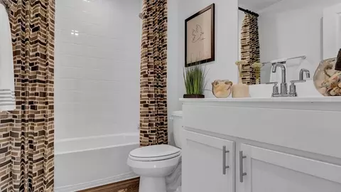 Bath - 142 Illusion Lake Ln, Buda, TX 78610 photo 4 of 4