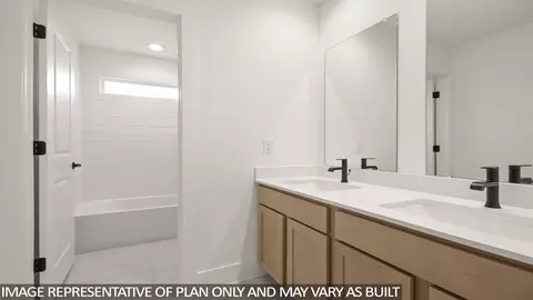 Bath - 4617 Vernal Loop, Conroe, TX 77303 photo 3 of 4