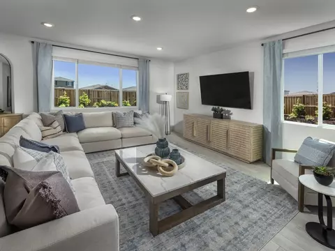 Living - 1292 Revere Loop, Galt, CA 95632 photo 2 of 2