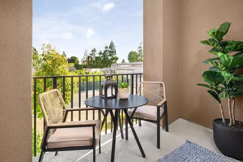 2011 Clement Ave, Alameda, CA 94501