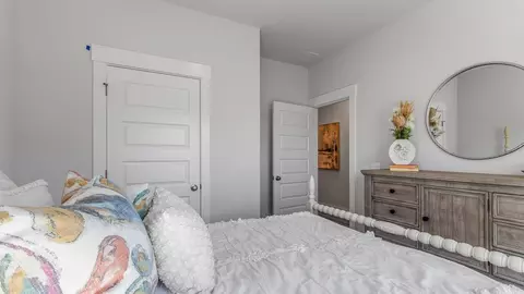 Bedroom - 3173 Silver Maple Rd, Cantonment, FL 32533 photo 10 of 11