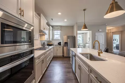 Kitchen - 100 Durham St, Smithfield, VA 23430 photo 5 of 12