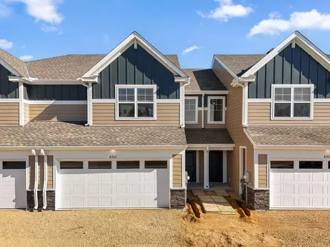 4012 Hayward Ave N, Oakdale, MN 55128