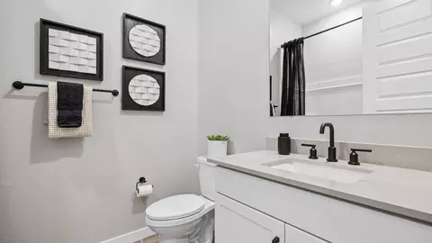 Bath - 16910 S 26th Dr, Phoenix, AZ 85045 photo 10 of 10