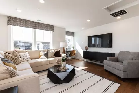 Living - 9894 Obin Ln, Waldorf, MD 20601 photo 3 of 5