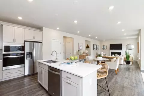 Kitchen - 9894 Obin Ln, Waldorf, MD 20601 photo 2 of 6
