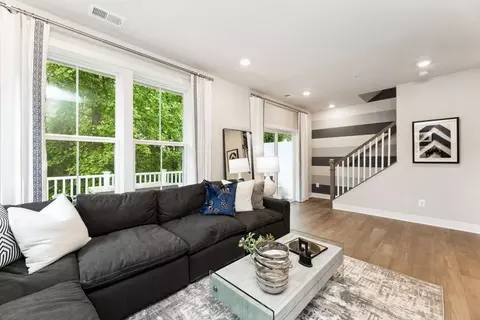 Living - 9894 Obin Ln, Waldorf, MD 20601 photo 4 of 5