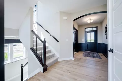 Entry Way - 3801 Circollo Dr, Covington, KY 41017 photo 6 of 11