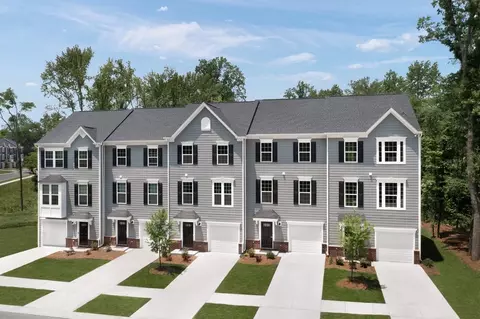 1824 Woodlands Pointe Dr, Charlotte, NC 28216