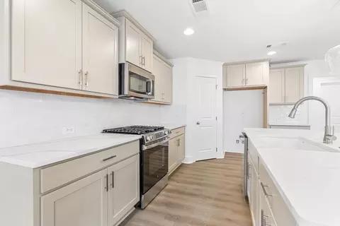 Kitchen - 127 Laurel Branch Dr, Dothan, AL 36305 photo 1 of 5