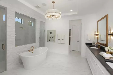 Bath - 294 Alpine Crossing Dr, Kyle, TX 78640 photo 2 of 2
