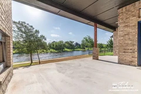 Exterior - 932 Hydrangea Way, Edmond, OK 73034 photo 22 of 31