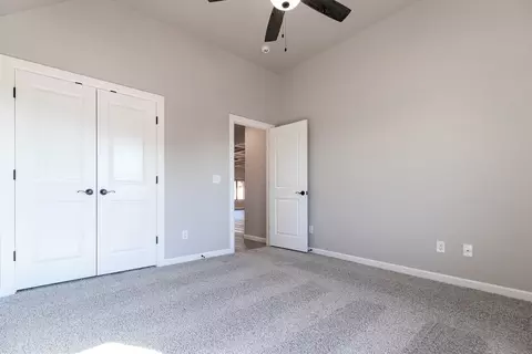 Bedroom - 932 Hydrangea Way, Edmond, OK 73034 photo 6 of 10