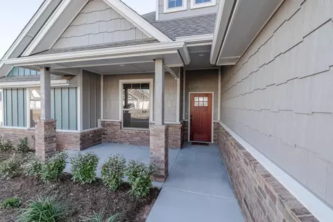 Exterior - 932 Hydrangea Way, Edmond, OK 73034 photo 23 of 31