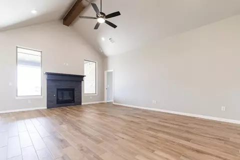 Living - 932 Hydrangea Way, Edmond, OK 73034 photo 3 of 20