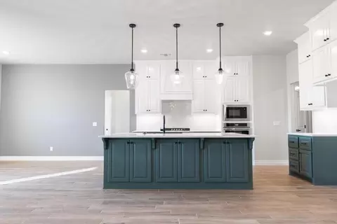 Kitchen - 932 Hydrangea Way, Edmond, OK 73034 photo 1 of 15